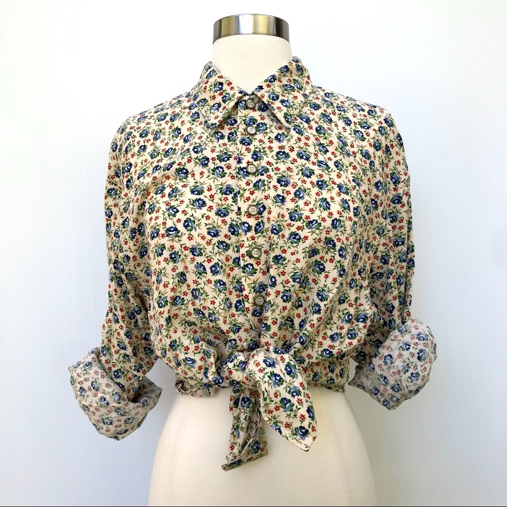 Vintage 80’s LizWear rayon floral flower button down long sleeve shirt